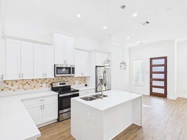 Building Photo - 4619 Stassen St