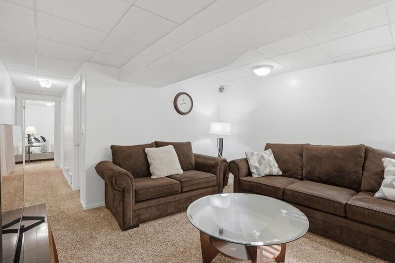 Building Photo - 9489 Kirkside Dr