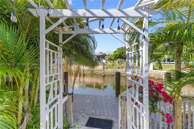 Building Photo - 1457 SE 7th St