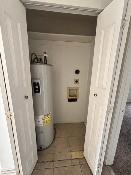 Building Photo - 700 W University Dr