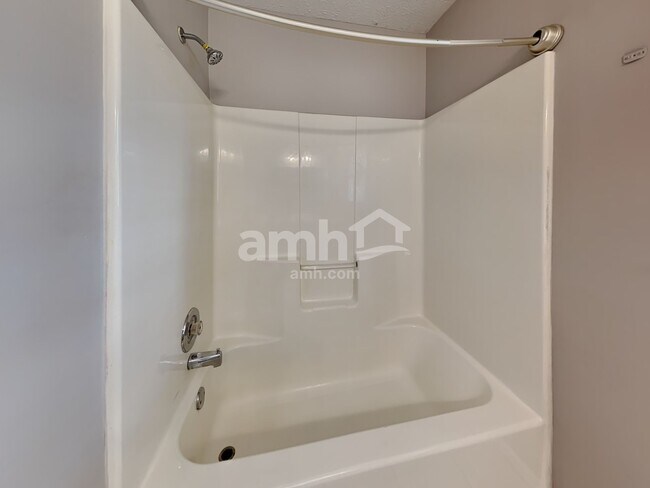 Building Photo - 420 Etowah Valley Way