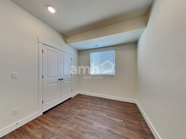 Building Photo - 3921 Wyedale Wy