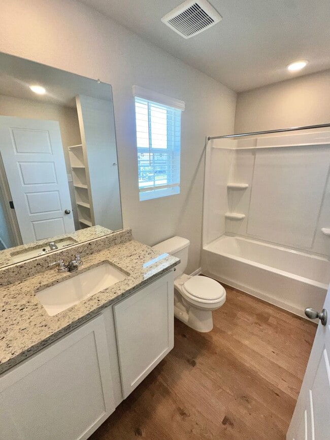 Building Photo - Luxury 2-Story, 3-Bed/ 2.5-Bath Duplex in ...