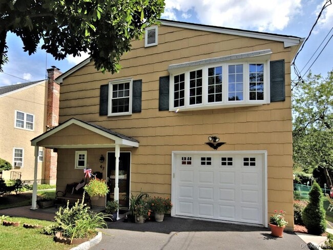 Building Photo - 47 Henry Ave