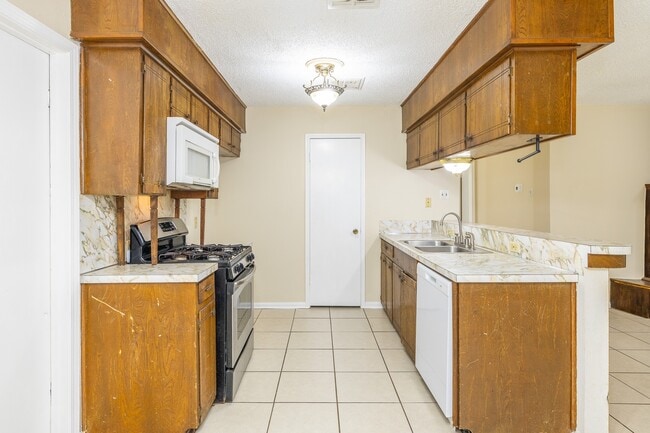 Building Photo - 4910 Redfish Reef Dr