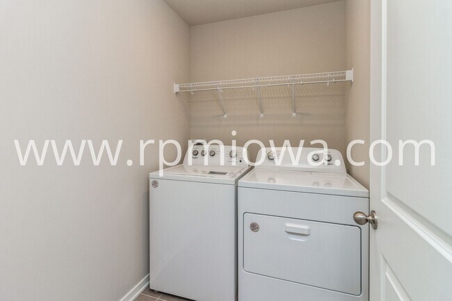 Building Photo - PRAIRIE TRAIL HOME!! 4 Bedroom, 3 Bathroom in Ankeny