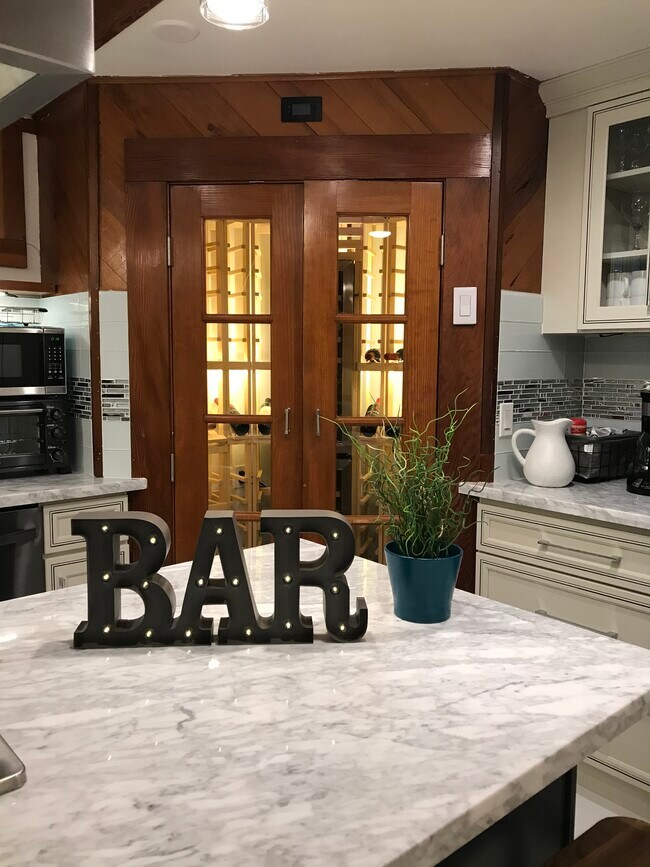 Building Photo - 266 Humboldt Rd