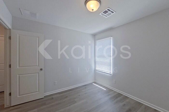 Building Photo - 3612 Koval Dr