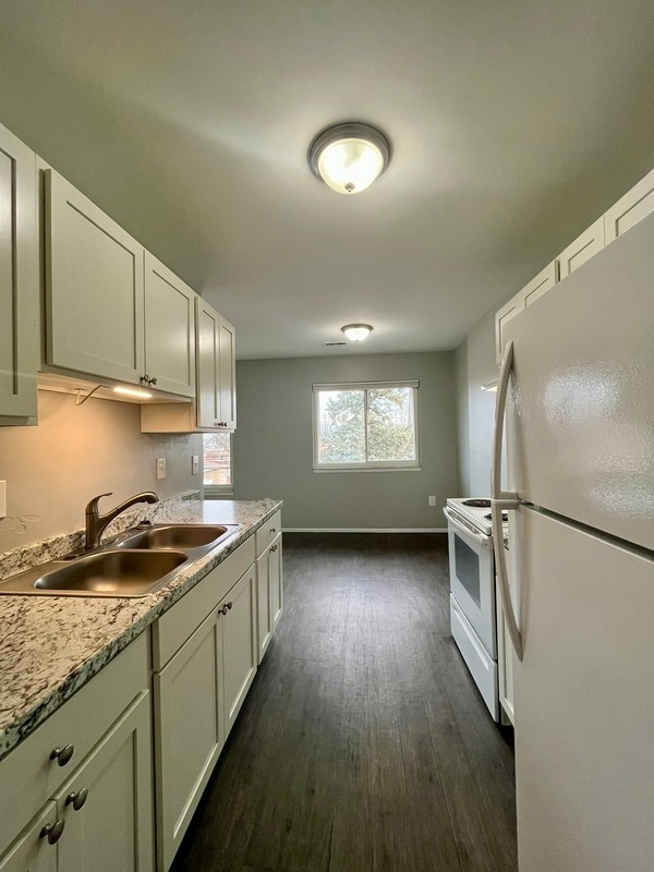 Building Photo - 4245 Quarry Rd