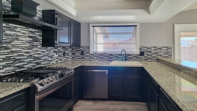 Building Photo - 8525 Del Rey Ave