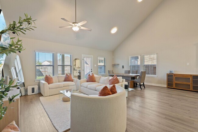 Building Photo - 17812 Hanson Ridge Dr