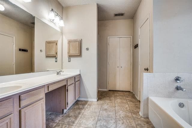 Building Photo - 1409 Meadowbrook Dr