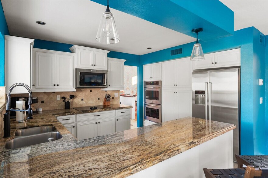 Building Photo - 7804 W Pershing Ave