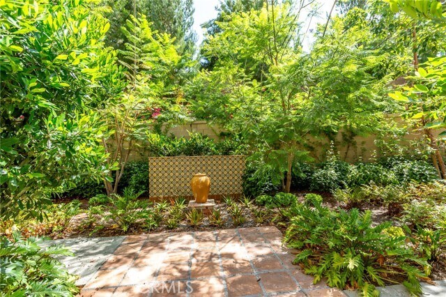Building Photo - 120 Coastal Gdn
