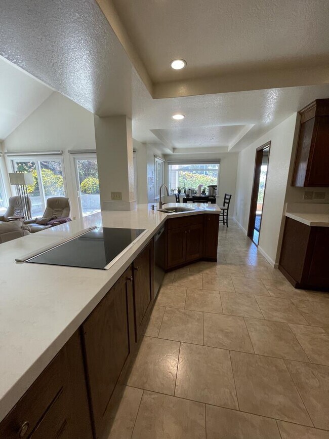 Building Photo - 100 Normandy Ct