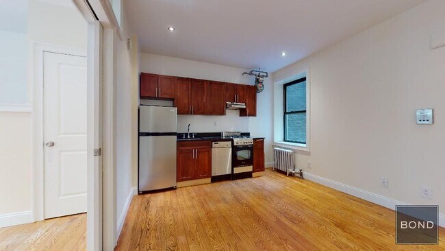 Primary Photo - 207-209 West 11th Street