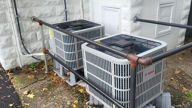 Building Photo - 19 Hoffman Ave