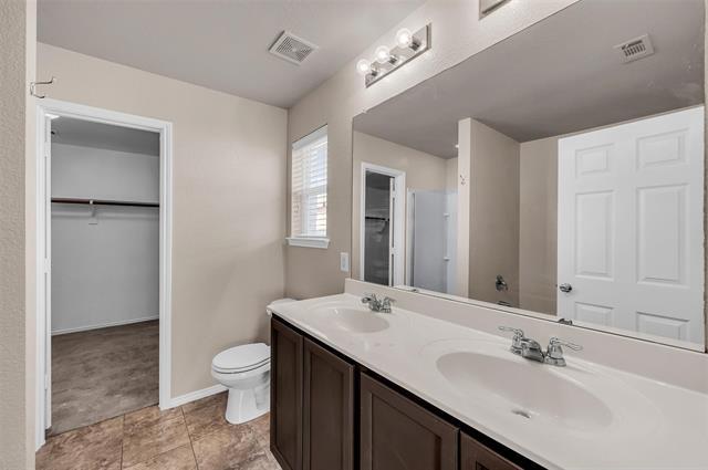 Building Photo - 6028 Fantail Dr