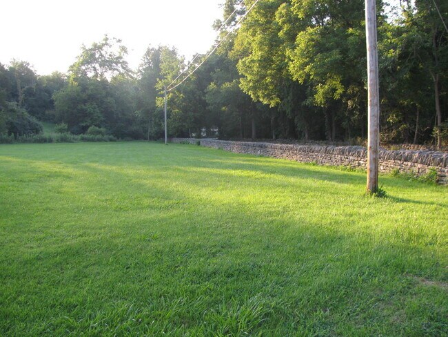 Building Photo - Private Farm House, Lots of Space, Country...