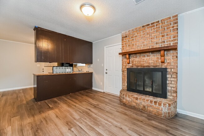 Building Photo - Wonderful Home in North Charleston!