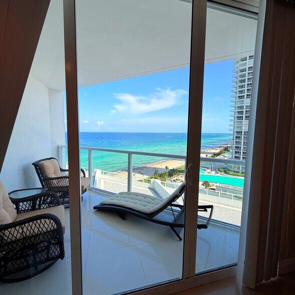 Building Photo - 16699 Collins Ave
