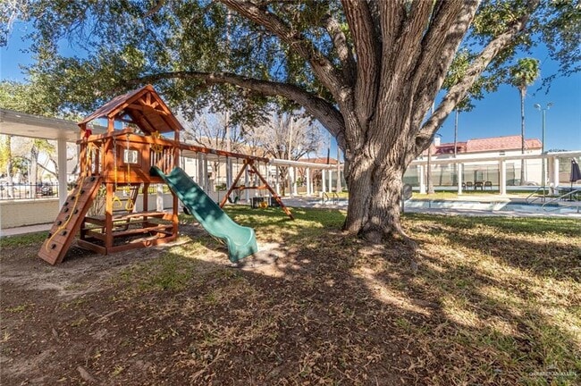 Building Photo - 19 S Col Rowe Blvd