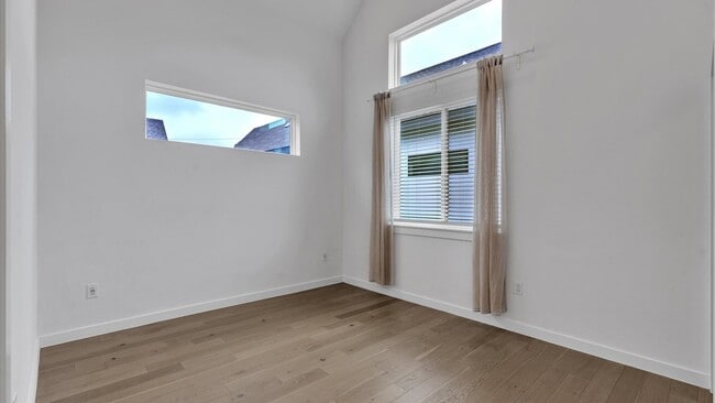 Building Photo - Prime Location Condo in the Heart of San Antonio!