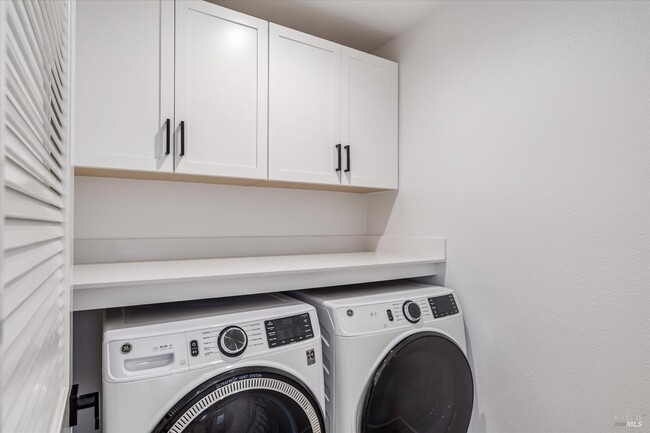 Building Photo - 219 Gambrel Cir