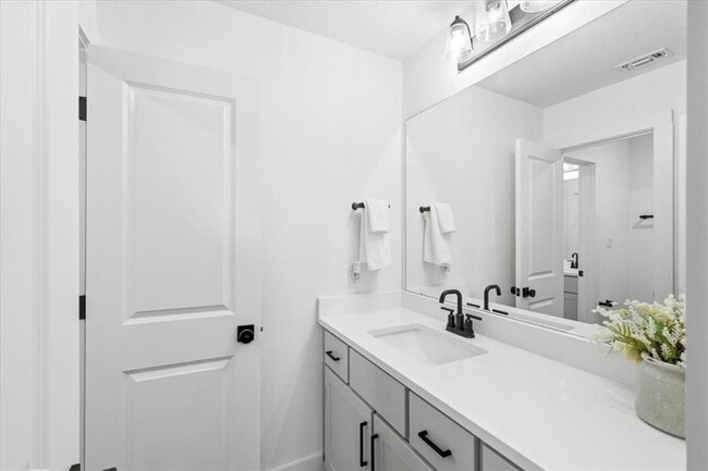 Building Photo - 1006 Scarlet Sage Dr