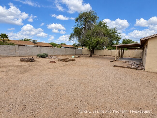 Building Photo - 4528 W Palm Ln