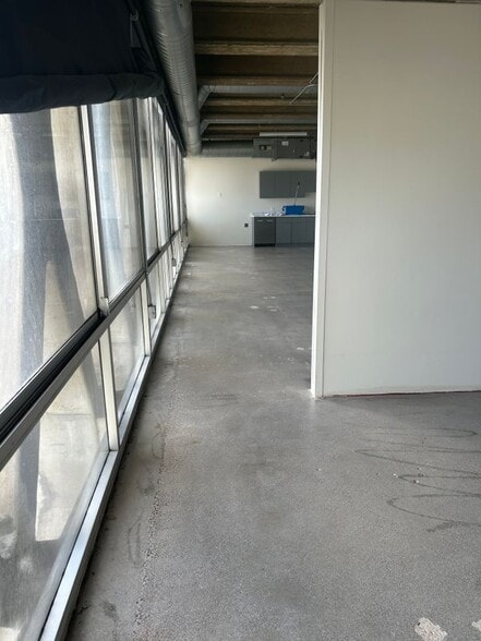Building Photo - 2404 Wilshire Blvd