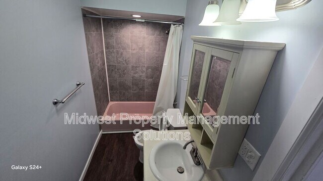 Building Photo - 2209 Central Ave