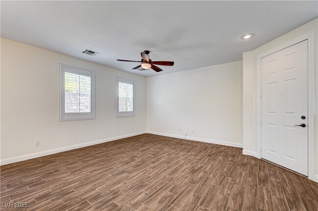 Building Photo - 25 Lone Cove Ct