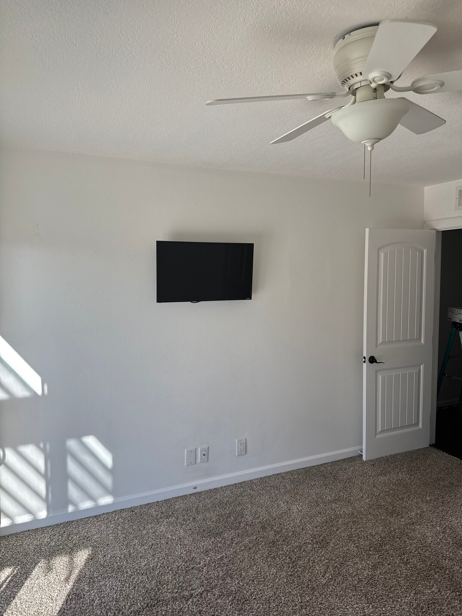 Building Photo - 264 Rosebay Dr