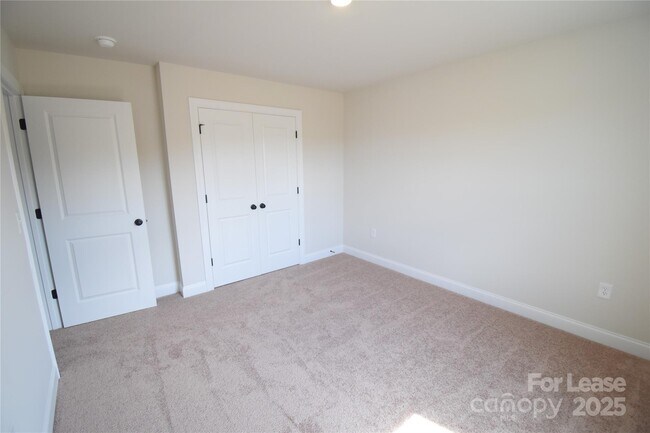Building Photo - 3519 Narrow Ln