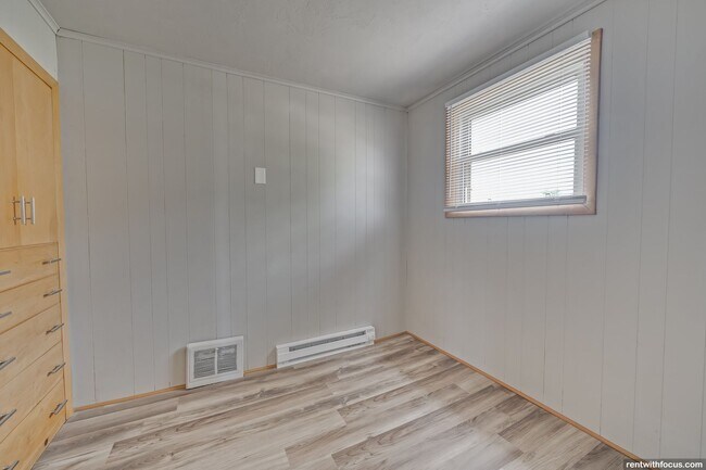 Building Photo - 227 Garfield Ave