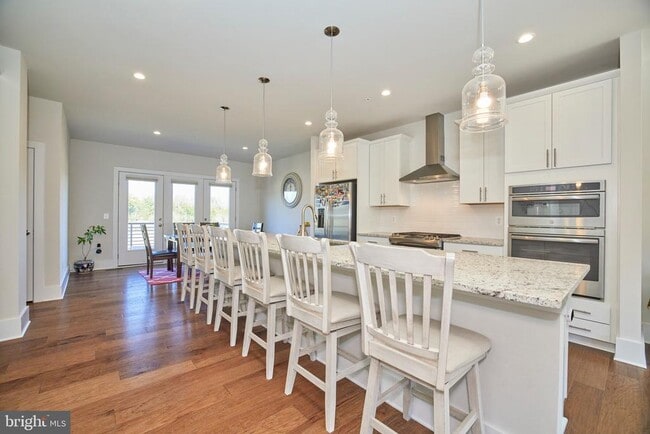 Building Photo - 20055 Old Line Terrace