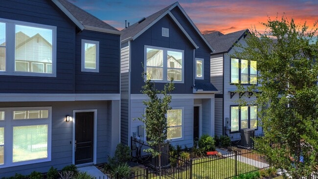 Building Photo - 746 Strawberry Pines Ct