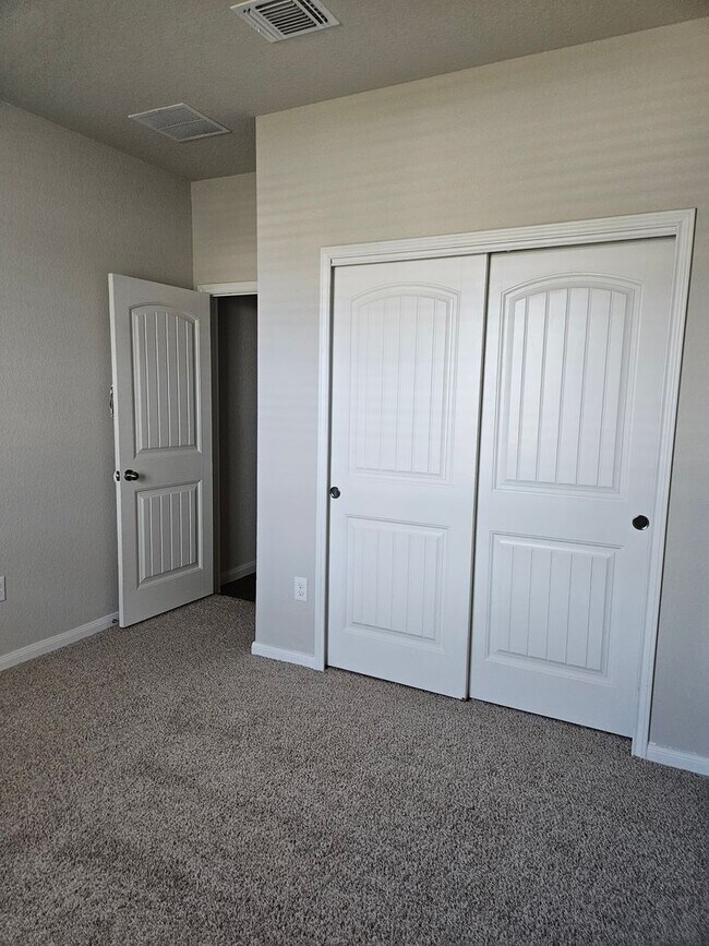 Building Photo - 4-Bedroom Home for Lease – Hutto, TX