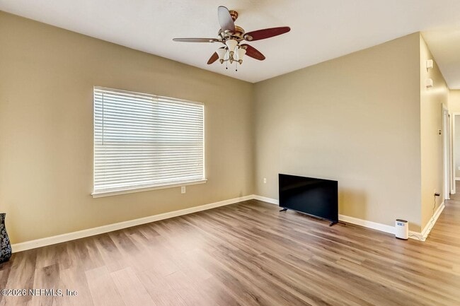 Building Photo - 9762 Summer Grove Way S