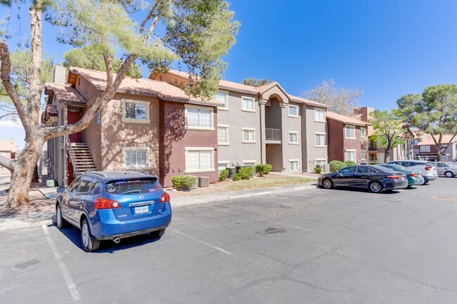 Building Photo - UPSTAIRS 2 BEDROOM CONDO! GATED COMMUNITY!...