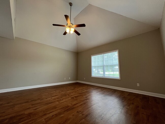 Building Photo - 121 Nature Way