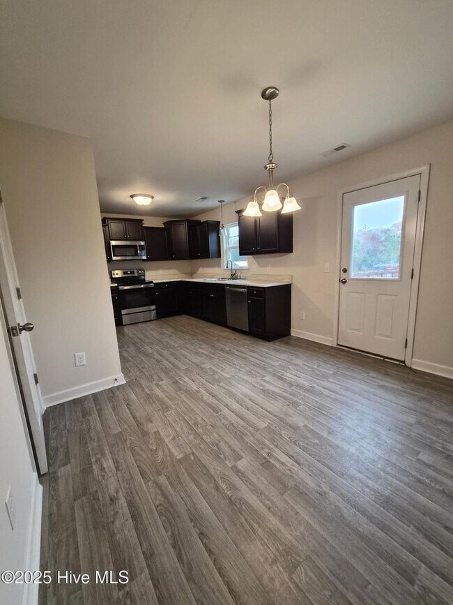 Building Photo - 616 Riggs Rd