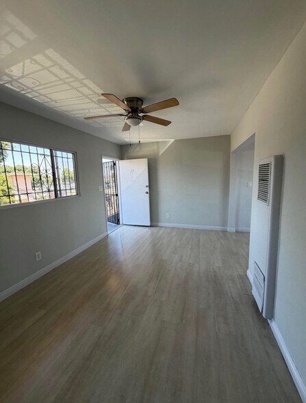 Building Photo - 7843 Towne Ave