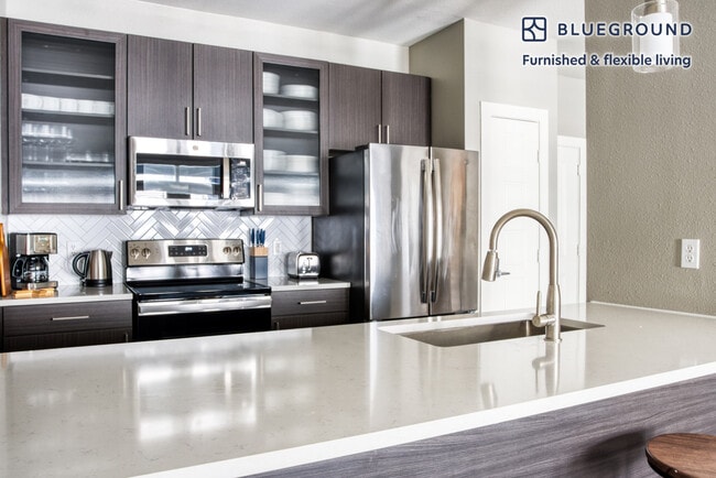 Building Photo - 1620 E Riverside Dr