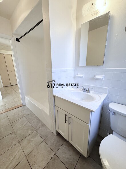 Building Photo - 1131 Commonwealth Ave