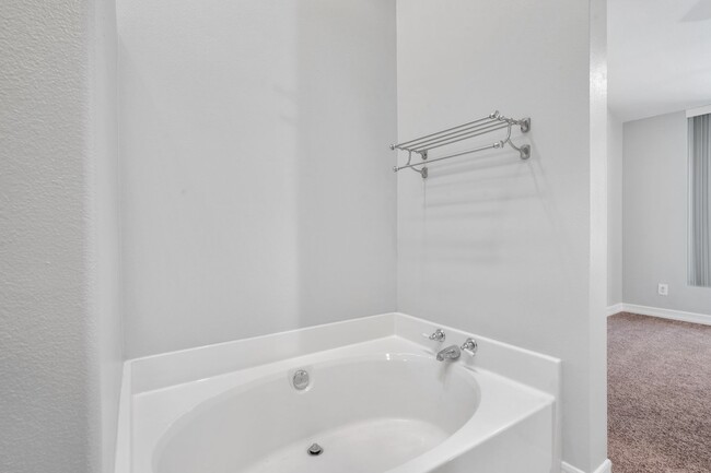 Building Photo - **7543 W Liberty Pkway #655 Fontana** Beau...