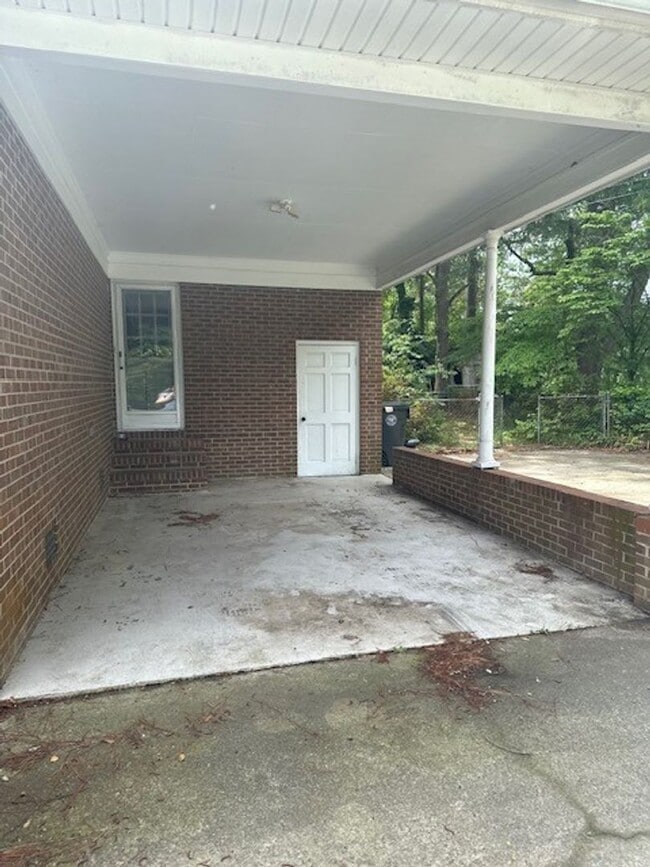 Building Photo - 3 Bed/2 Bath Home - Minutes from SJAFB, Sh...