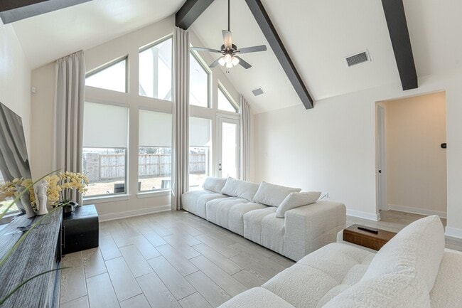 Building Photo - 102 Shining Succulent Dr