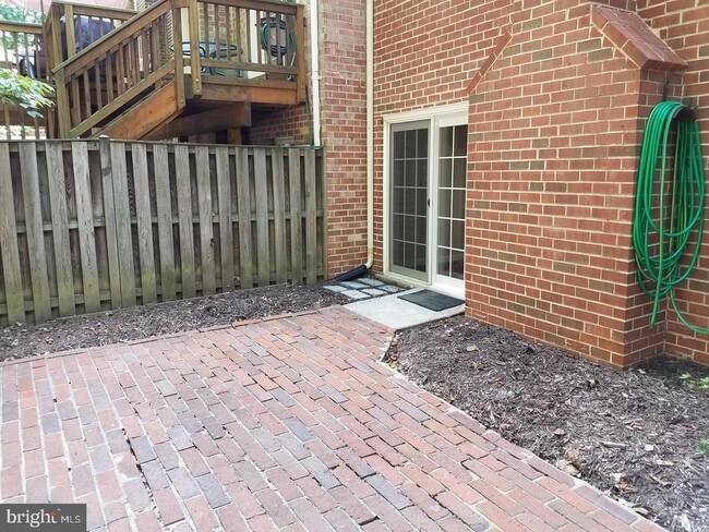 Building Photo - 5551 Winford Ct